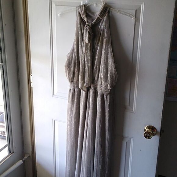 NWT Elegant Silver MSK Jumpsuit/Pantsuit Sleeveless Special Event Metallic - Picture 3 of 10